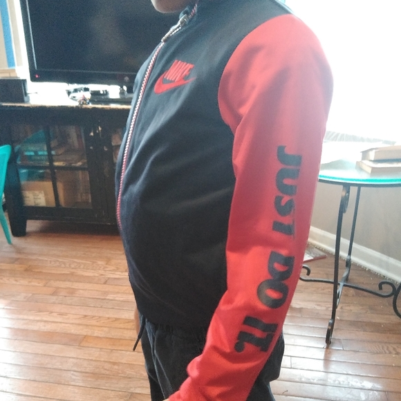 🚫SOLD🚫 Nike Jacket - Picture 6 of 7